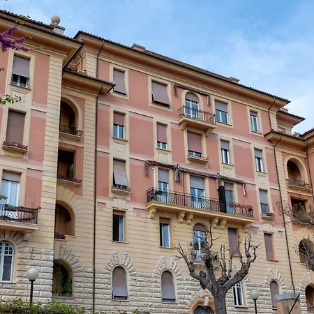 E Riviera Luxury Bed & Breakfast