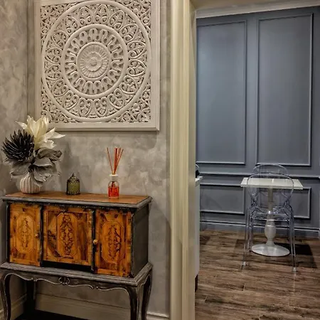 E Riviera Luxury 住宿加早餐酒店 3*