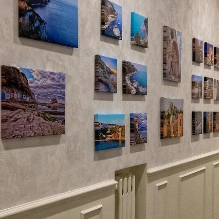 E Riviera Luxury 住宿加早餐酒店