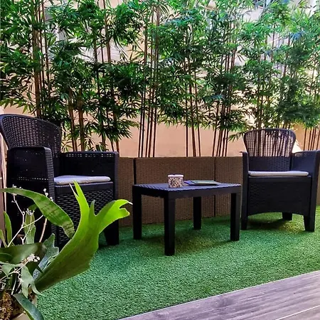 E Riviera Luxury 住宿加早餐酒店 3*